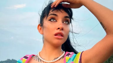 El susto de María Becerra en Bolivia. 