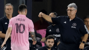 Lionel Messi salió lesionado en la goleada de Inter y se encienden las alarmas de la Selección