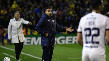 El Independiente de Carlos Tevez igualó en Rosario, pero mereció mejor suerte. 