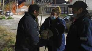 Guardianes de la noche: brindan alimento y contención a personas sin hogar en Cipolletti