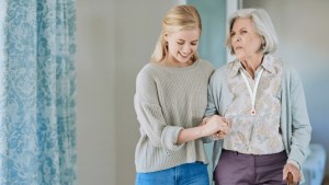 PAMI: Cuánto se cobra por cuidar a una persona mayor durante septiembre 2023