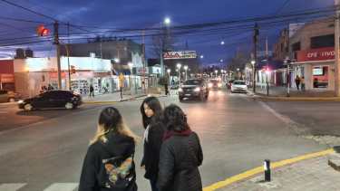 La actividad comercial se concentra en la calle Roca (Foto: Andrea Vazquez)