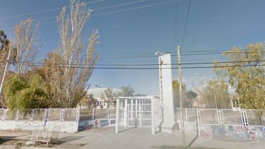 Una supuesta protesta contra Milei en la Escuela Superior de Bellas Artes (ESBA) de Neuquén tuvo repercusión nacional. Foto: Captura Street View