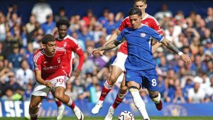 Montiel debutó en la victoria del Nottingham Forest frente al Chelsea de Enzo Fernández