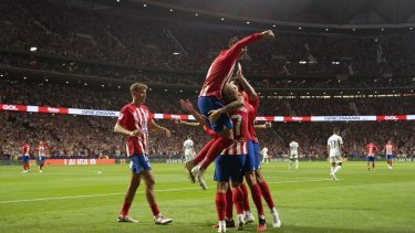 El Atlético le ganó 3 a 1 al Real en el clásico de Madrid.