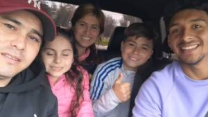 El gran gesto de Cristian Medina con un juvenil roquense de Boca y su familia