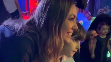 Floppy Tesouro mostró en redes sociales el cumpleaños de 7 años de Moorea, y su Instagram se llenó de "hate".-