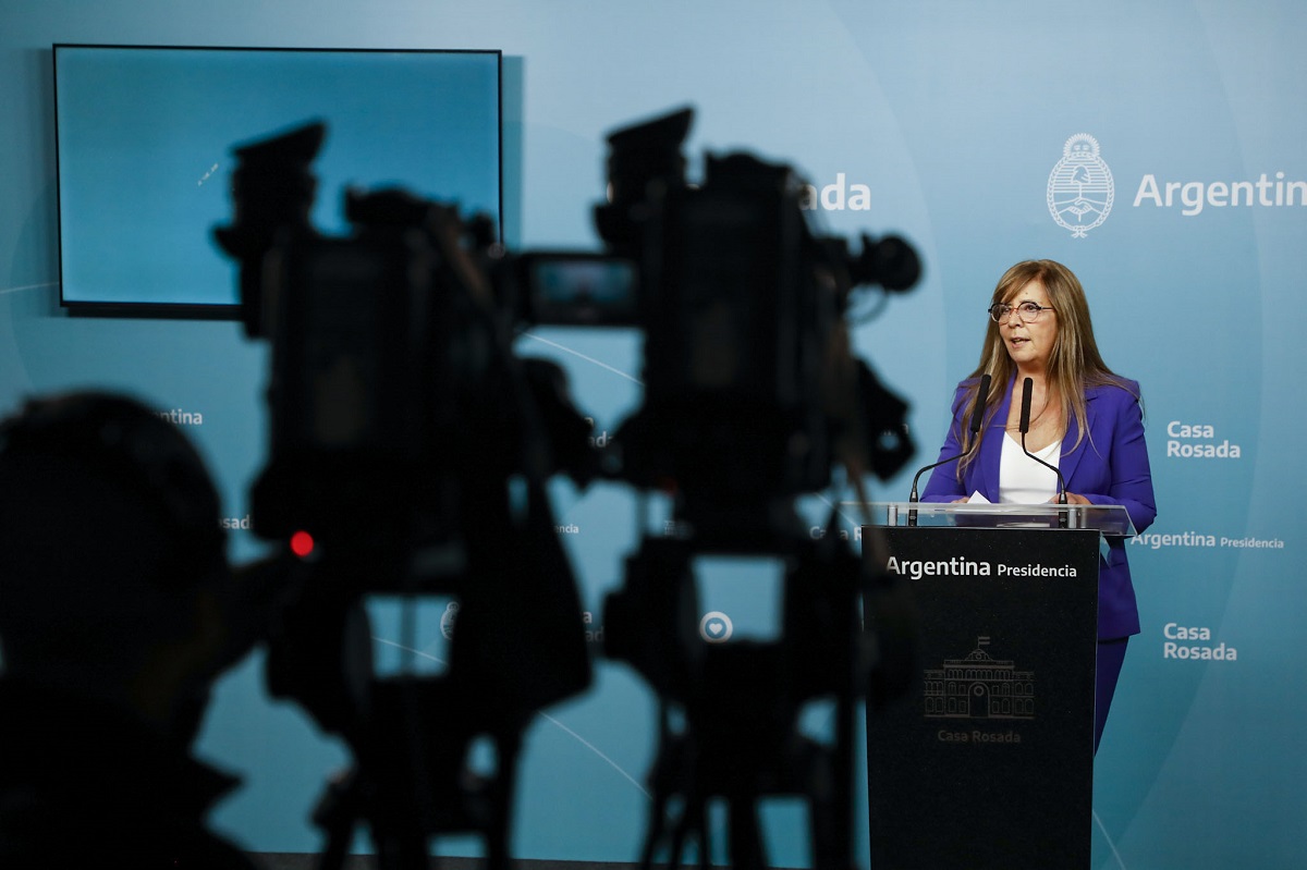 La vocera presidencial Gabriela Cerruti realizó el anuncio. 
