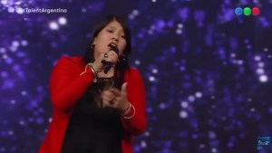 Got Talent Argentina: trabaja ordeñando vacas en un tambo y la rompió cantando