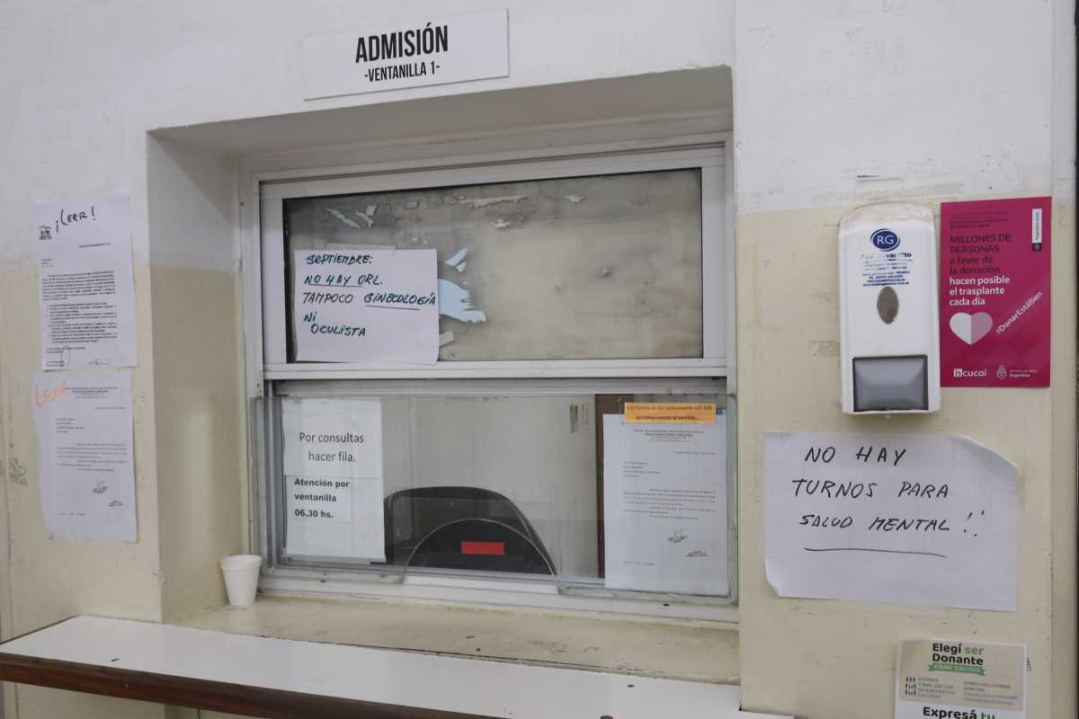 No hay turnos, no hay atención y las ventanillas de admisión están cerradas en el hospital Francisco López Lima de Roca. “No, no y no”, rezan los carteles informativos.
Foto: Juan Thomes