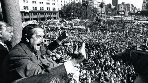 Raúl Alfonsín, a 40 años del triunfo: Milei lo acusó de «autoritario» y la UCR convocó a homenajes en todo el país