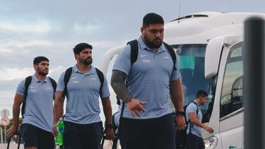 Los Pumas viajaron durante la madrugada a Francia.