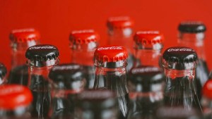 En todos lados: Coca Cola lanza una nueva bebida co-creada con inteligencia artificial