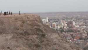 Encontraron un cuerpo en la zona de bardas de Neuquén capital: ordenaron la autopsia este martes