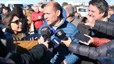 El gobernador Omar Gutiérrez presentará el presupuesto 2024, pero lo ejecutará Rolando Figueroa. Foto: Florencia Salto.