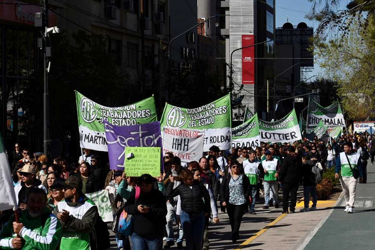 Marcha de ATE este jueves en Neuquén. Foto: archivo Matías Subat. 