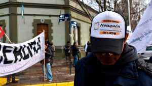 Levantaron el corte en Casa de Gobierno y mañana retomarán la protesta en Neuquén