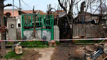 Una joven de 17 años murió tras el incendio en barrio Don Bosco II. de Neuquén. Foto: Matías Subat. 