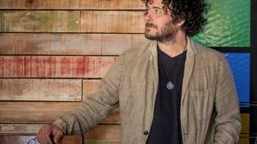 Raly Barrionuevo presentará este fin de semana «A solas y sin libreto», en Neuquén y Zapala