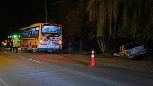 Un colectivo de KoKo embistió a una camioneta en el oeste de Roca