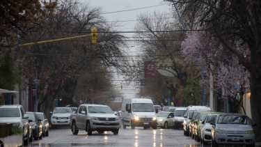 Anuncio de lluvias en el Alto Valle este jueves. Foto Juan Thomes.