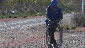 Robo de cables en Cinco Saltos deja a un barrio sin servicio de cloacas