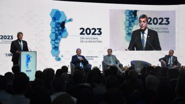 Sergio Massa aprovechó un acto por el día de la industria para fustiga a Javier Milei. 