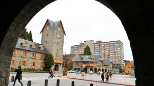 Finde largo en Bariloche: últimos días de esquí, récord de turistas y Encuentro de mujeres