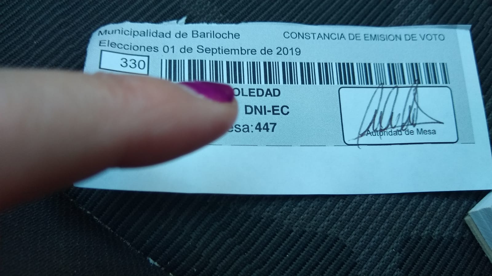 El error en el comprobante de votación en Bariloche  muestra la fecha del comicio de 2019. 