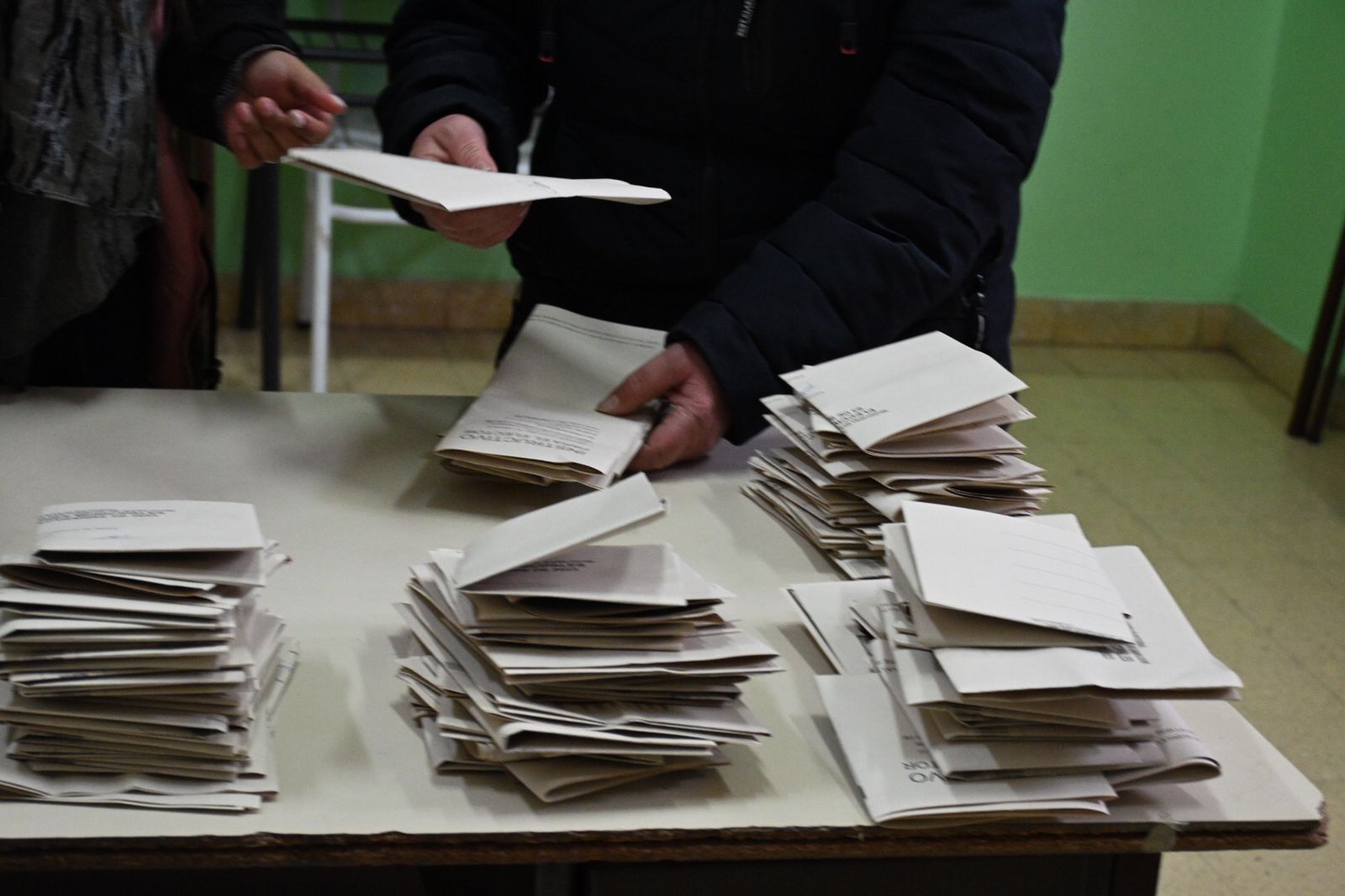 En Bariloche del total de electores que se presentaron a votar, 9.365 no optaron por ningún candidato.  Foto: Chino Leiva
