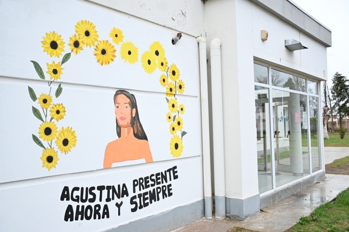 El mural para recordar a Agustina Fernández está en la sede de la calle Toschi. Foto: Florencia Salto