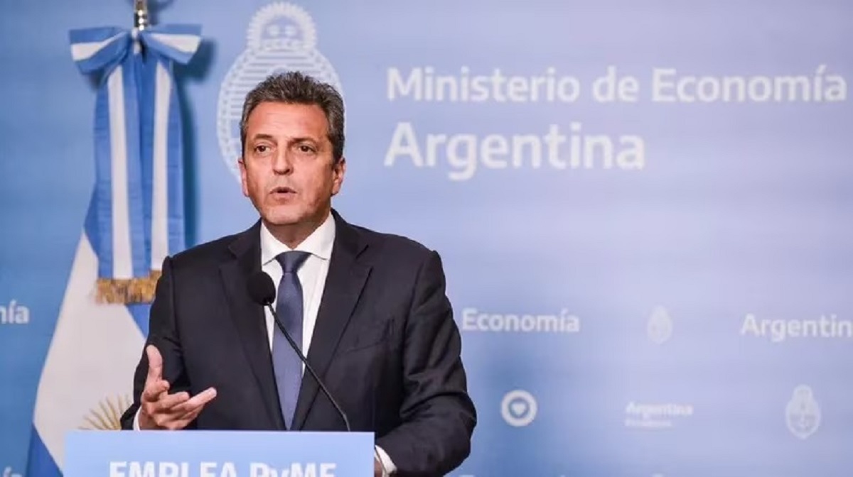 El ministro de Economía anunció medidas sobre el IVA, créditos y el refuerzo alimentario. Foto: Gentileza. 