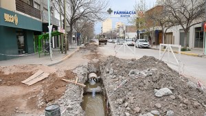 Obras en la zona céntrica de Cipolletti dificultan el tránsito: hasta cuándo permanecerán