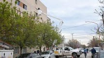 Imagen de Varios barrios de Cipolletti quedaron sin luz por un error de cálculo de una cuadrilla de obreros