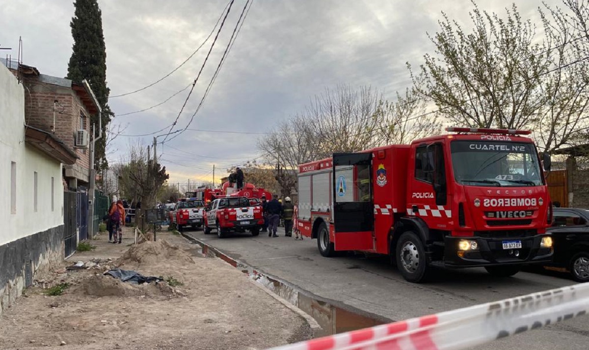 Murió el joven que estaba grave tras al incendio en el barrio Don Bosco ll de Neuquén