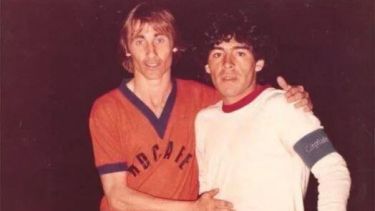 Cumpleaños de Diego Maradona: el día que visitó el Alto Valle y jugó un amistoso con el Deportivo Roca