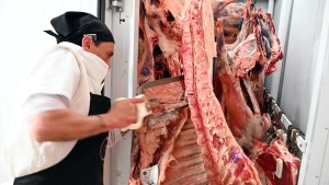 Carne en Río Negro: precios por las nubes y críticas a la barrera sanitaria
