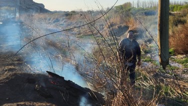 El incendio dañó todo el sistema de abastecimiento de energía en Chichinales. foto: gentileza.