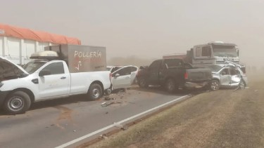 Así quedaron algunos de los vehículos accidentados. 
