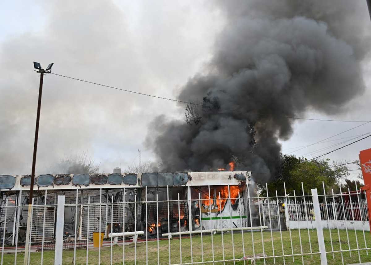 Se incendió el centro comunitario del barrio Don Bosco. Foto: Florencia Salto.