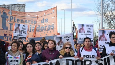  Marchan en los puentes de Cipolletti y Neuquén por los femicidios de Catriel y Las Perlas. Foto: Flor Salto