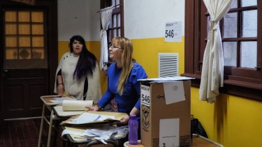 Al mediodía, ya votaron los 12 candidatos a intendente. Foto: Marcelo Martínez