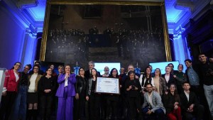 Cecilia Moreau distinguió al Equipo Argentino de Antropología Forense por su aporte a los derechos humanos