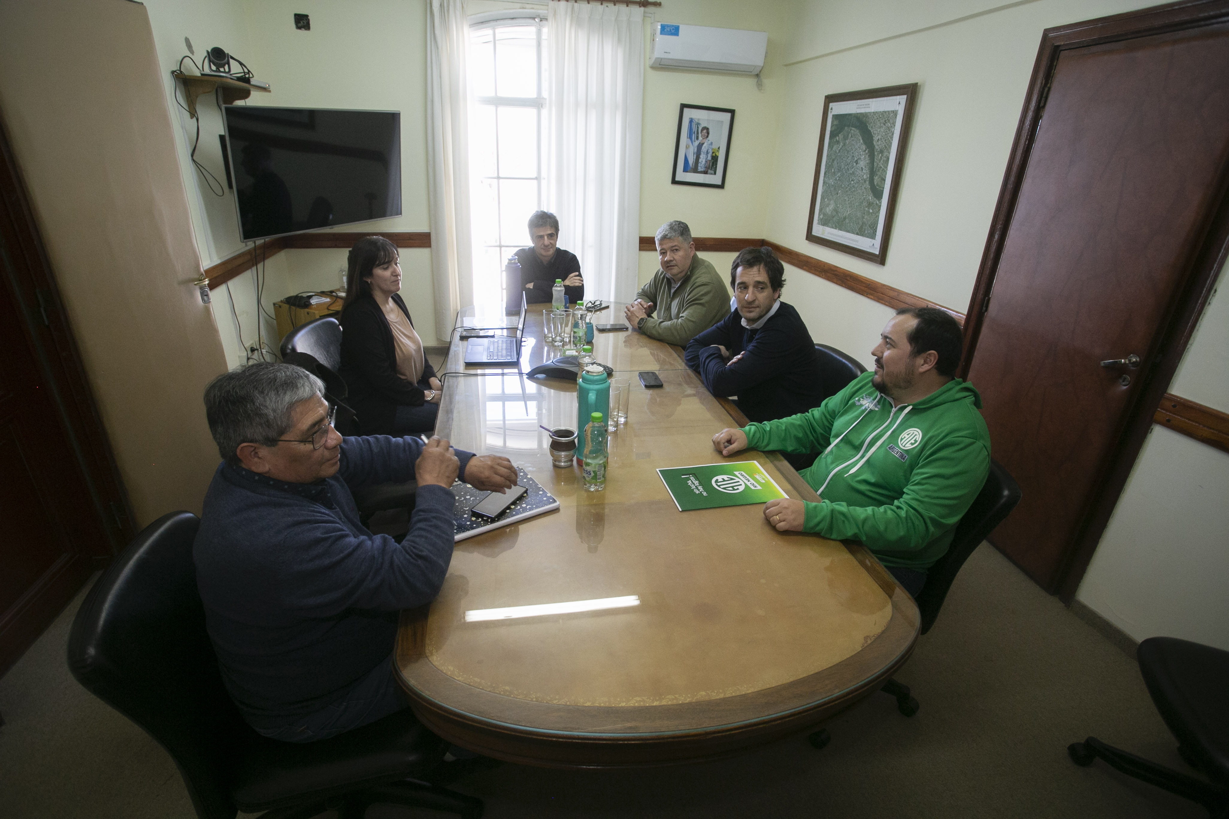 Las negociaciones paritarias no se extendieron. En la Función Pública duraron algo más de media hora. Foto: Pablo Leguizamon.