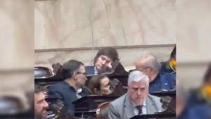 VIDEO | Milei se durmió en el recinto de Diputados: "Sueña con la motosierra"