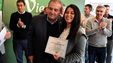 El acto fue encabezado por el intendente Pedro Pesatti. Foto: Marcelo Ochoa.