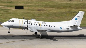 Comenzaron los vuelos que conectan a Neuquén con tres provincias: cómo funciona la aerolínea LADE