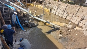 Otro acueducto roto en Neuquén: se normaliza el suministro de agua en los tres barrios afectados