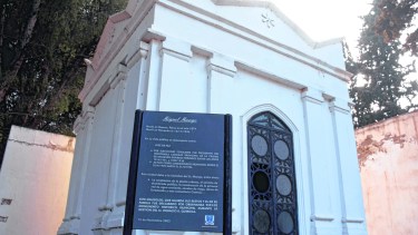 El panteón de quien fue presidente del Concejo Municipal es uno de los más antiguos. Data de 1906.