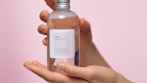 ¿La estrella del cuidado facial? Cuál es el origen y cómo funciona el agua micelar